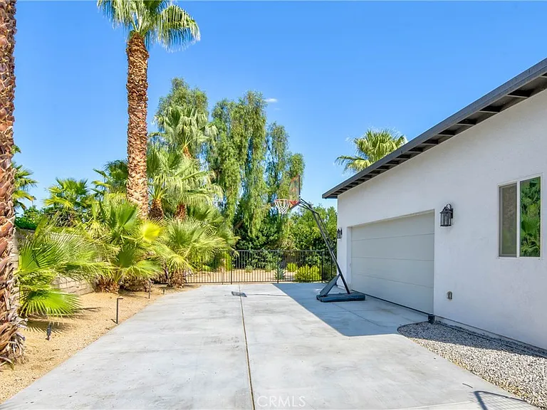 72408 Desert Dr — Photo 34