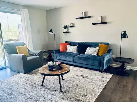 2 bed, 1.5 bath, 1300 sqft, $3,200 — Photo 4