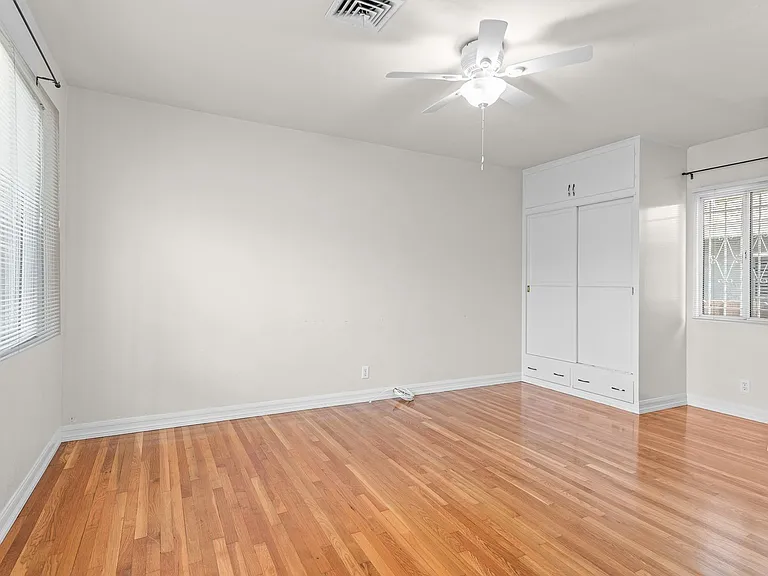 4734 College Ave — Photo 17