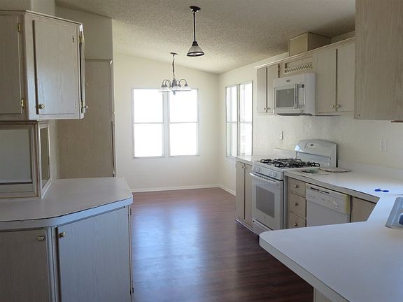 4th image of 13298 E 52nd Dr