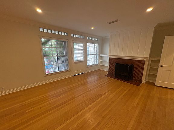 3rd image of 9431 Charleville Blvd