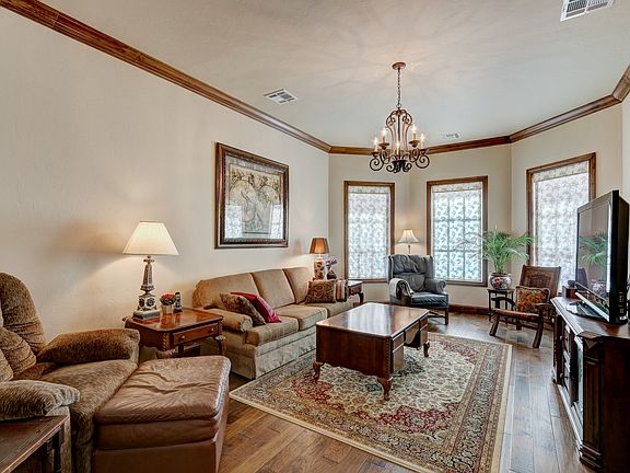 4th image of 1009 River Chase Dr