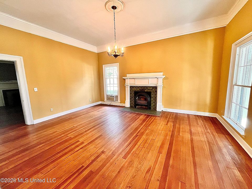 7th image of this home