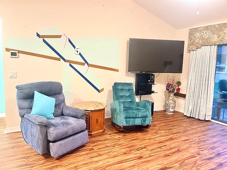 731 Baisley Trl — Photo 14