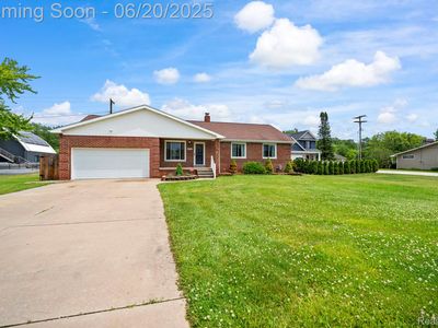 26605 Allen Rd, Woodhaven, MI, 48183