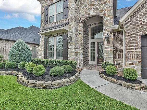 2nd image of 33926 Mill Creek Way
