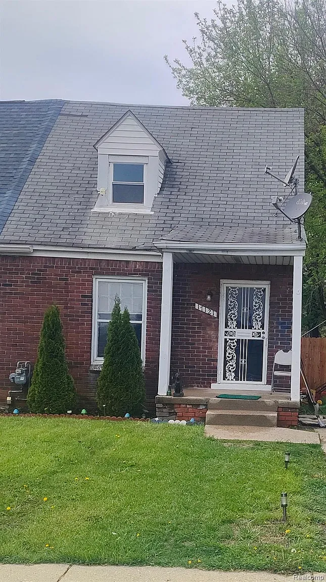 17121 Kelly Rd photo 1