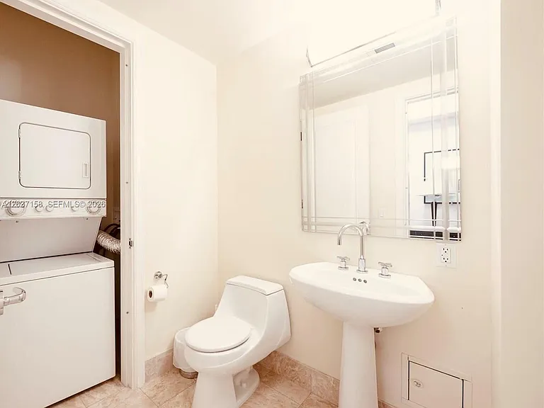 1435 Brickell Ave #3412 — Photo 8