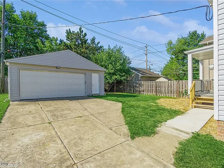 3866 E Antisdale Rd — Photo 2