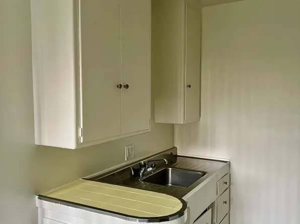 12110 Hoffman St APT 2, Studio City, CA 91604