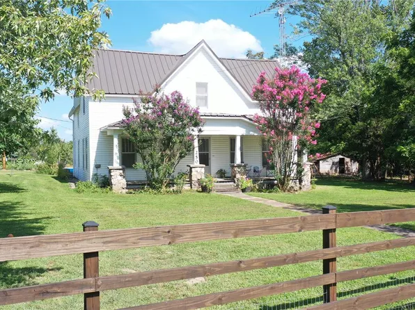 250 Broadway St, Edgar Springs, MO 65462