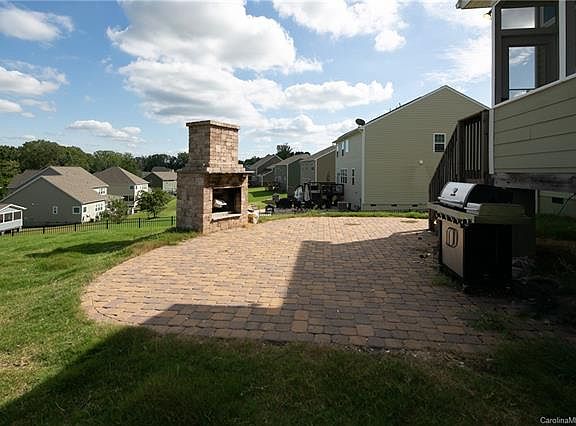 3rd image of 17011 Belmont Stakes Ln