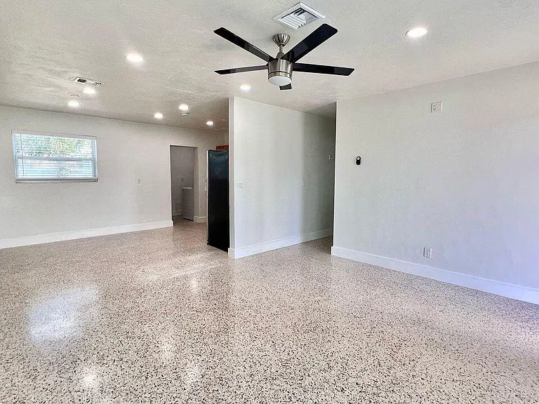 124 Abaco Dr — Photo 8