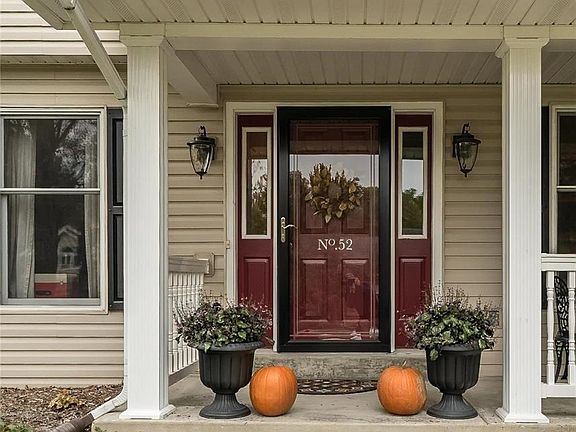 Makes the perfect setting for all those holiday decorations.
