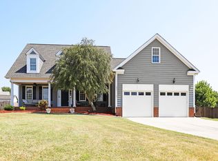 1621 McLaurin Ln, Fuquay Varina, NC 27526