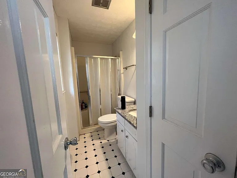 548 Athens St — Photo 16
