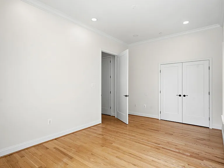 5116 Shore Dr — Photo 34