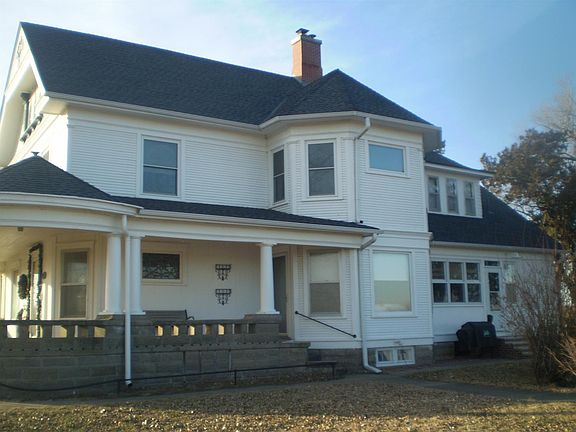 5th image of 849 E 1st St