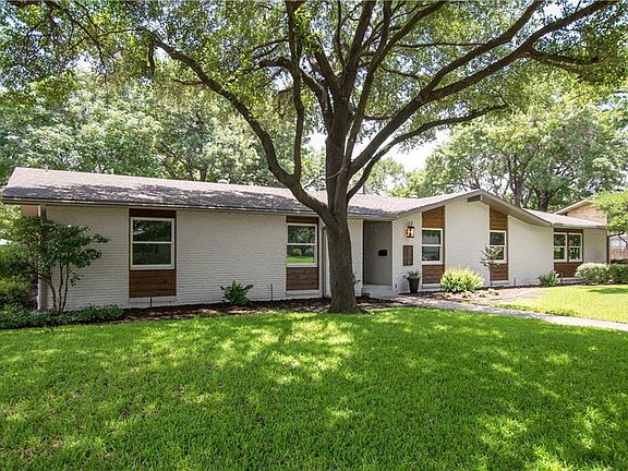 2nd image of 3976 Crown Shore Dr