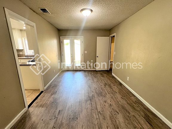 3rd image of 5495 N East St