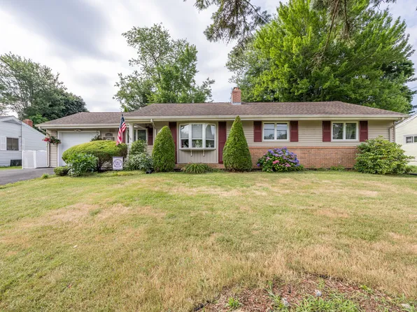57 Greenhouse Boulevard, West Hartford, CT 06110
