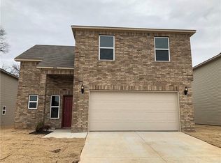 206 E Kara Ln, Rogers, AR 72758