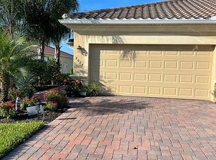 2027 Wellington St, Naples, FL 34120