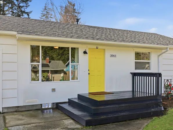 2061 Juniper Ave, Coos Bay, OR 97420