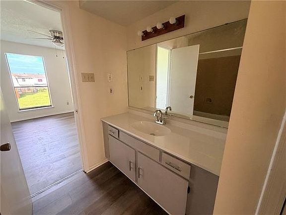 5th image of 10821 Roger Dr APT E