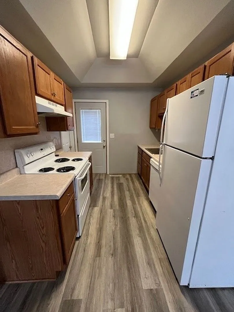 2-Bedroom West Side Home | Deck + Garage Parking — Photo 2