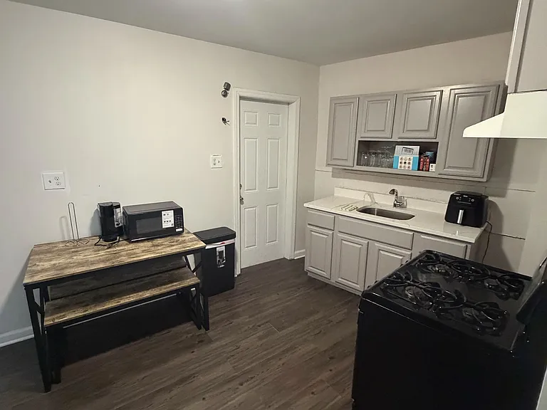 87 Clifton Ave #2 — Photo 5