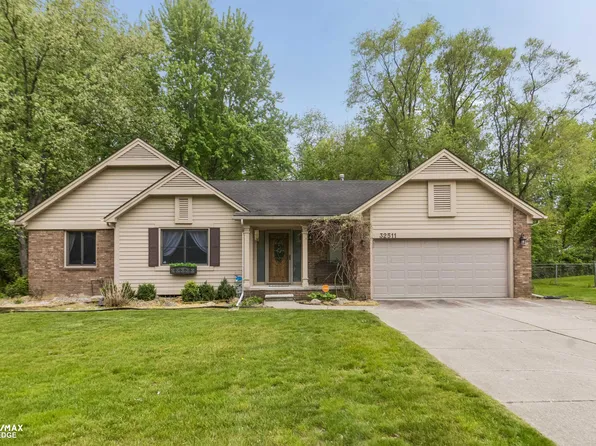 32511 Norfolk St, Livonia, MI 48152