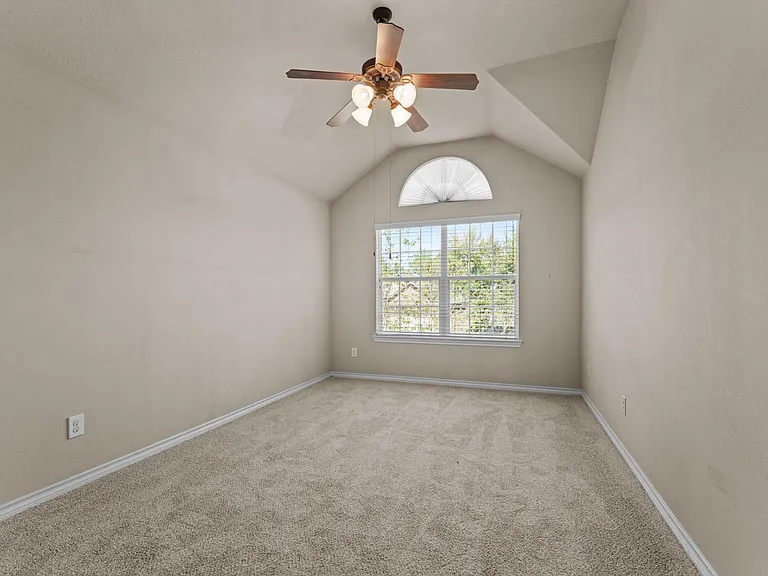 20698 Oakhurst Meadows Dr — Photo 32