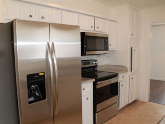 5th image of 1301 Prelude Dr