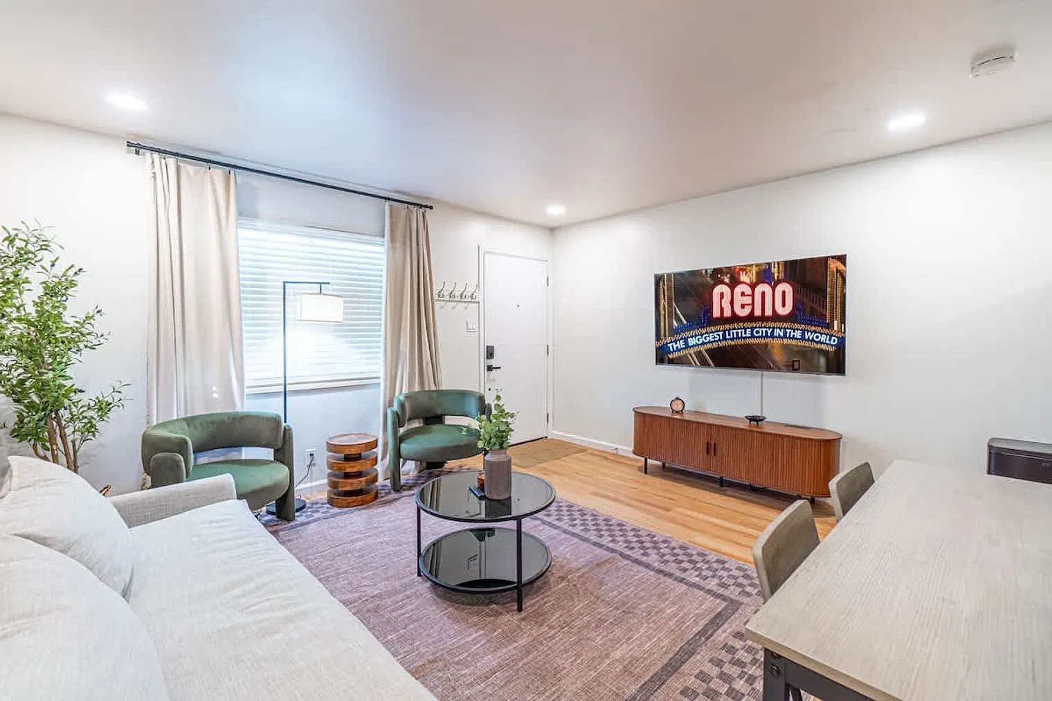1 bed, 1.0 bath, 893 sqft, $3,565 — Photo 3