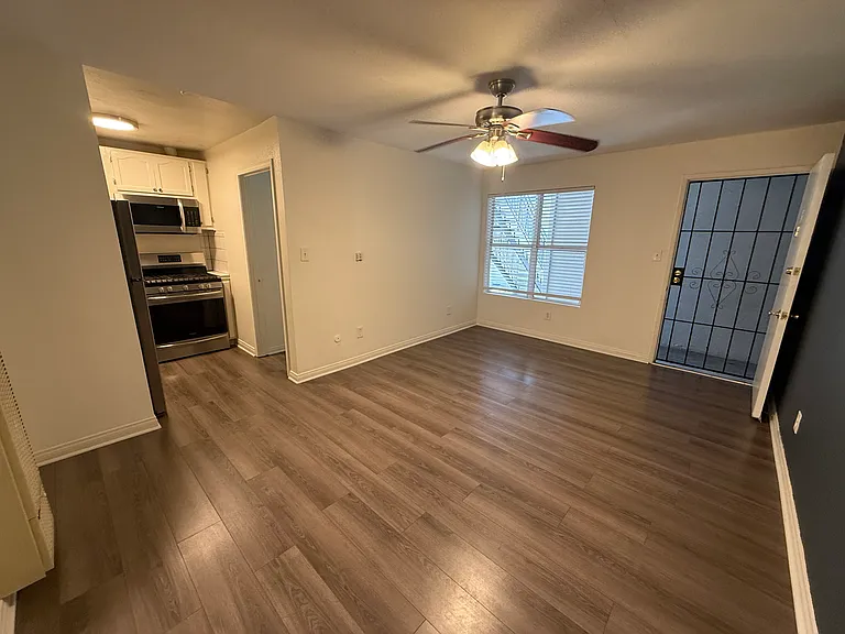 1032-1036 S Normandie Ave #5 — Photo 17