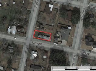 631 E Industry St, Giddings, TX 78942