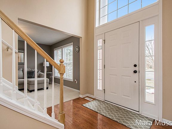 3rd image of 7451 Misty View Ct SE