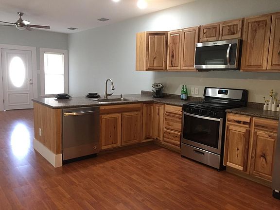 5th image of 1314 E Cesar E Chavez Blvd APT 1
