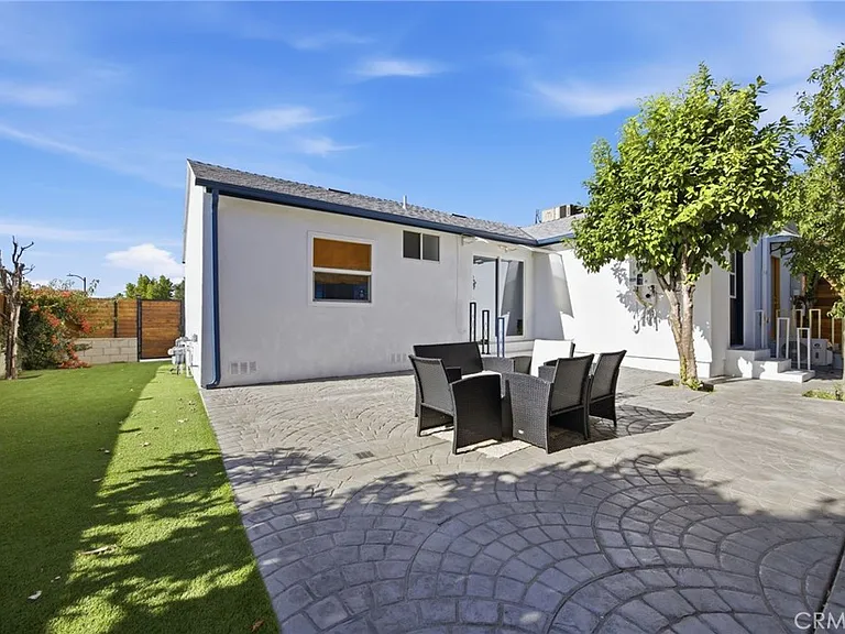 17658 Martha St — Photo 11