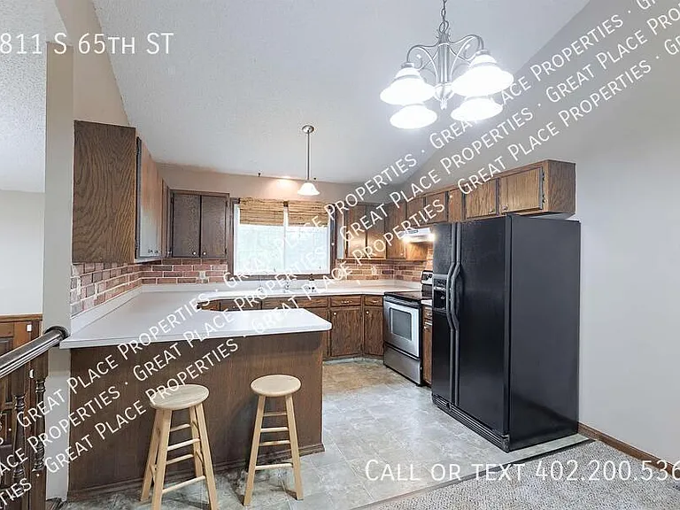 4811 S 65th St — Photo 13