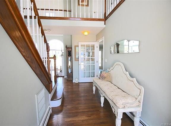 5th image of 707 Fairview Ln