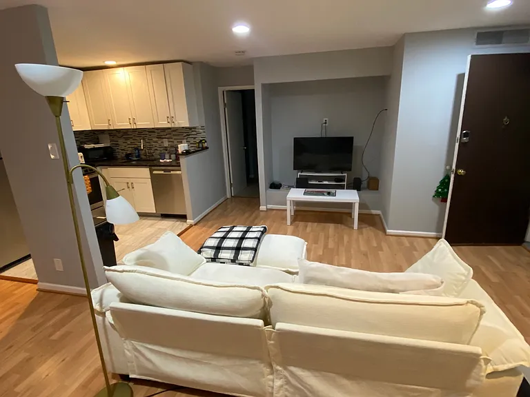 180 Talbott St — Photo 4