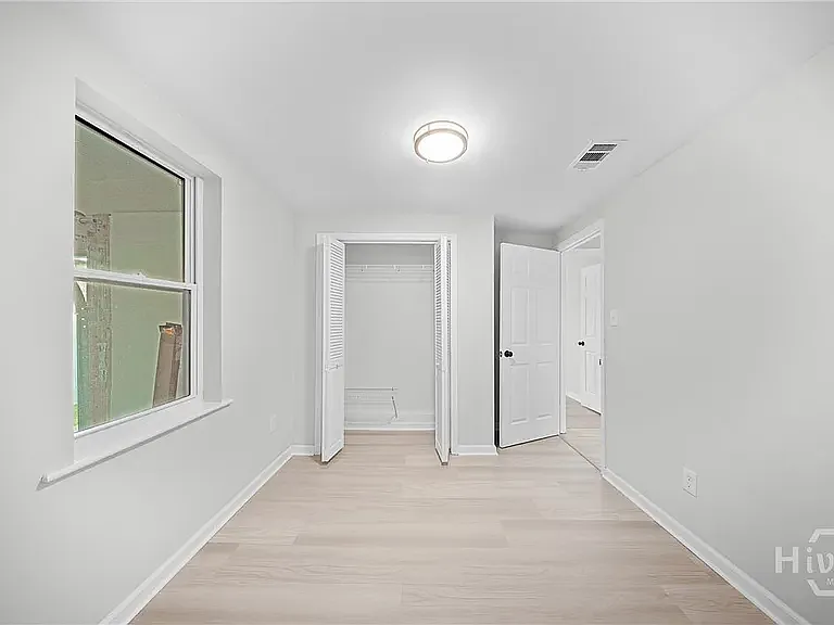 1117 E 41st St — Photo 19