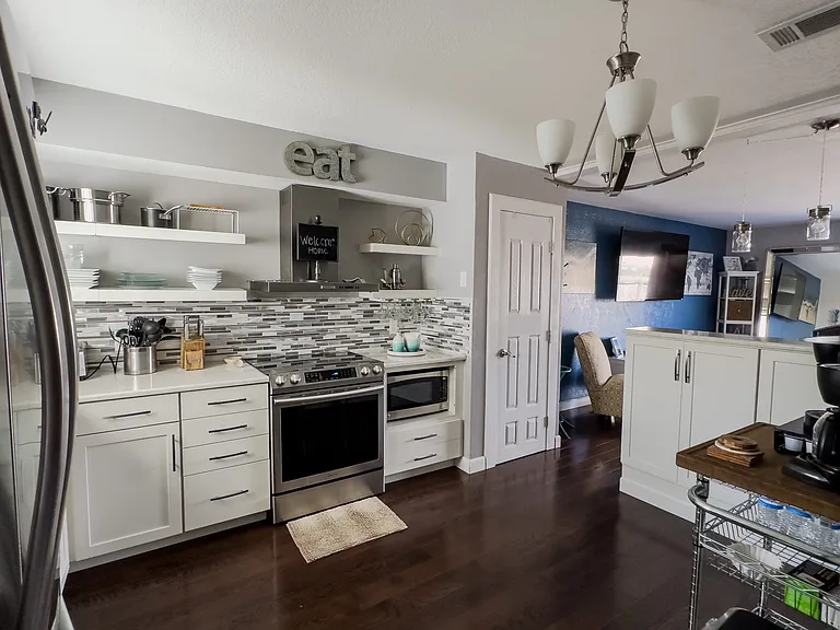 6104 Red Oak Dr #3 — Photo 8