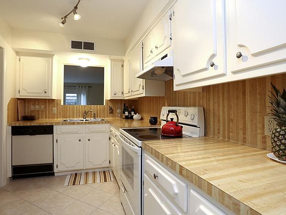 3rd image of 5237 Arboles Dr #7
