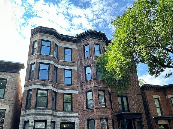 3rd image of 451 W Belden Ave #449G