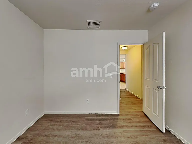 11635 W Retheford Rd — Photo 17