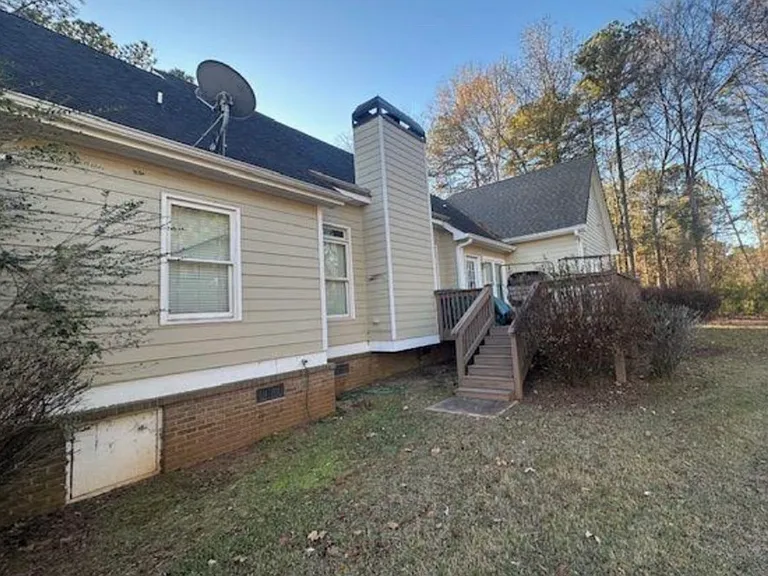 101 Falling Shoals Dr — Photo 2