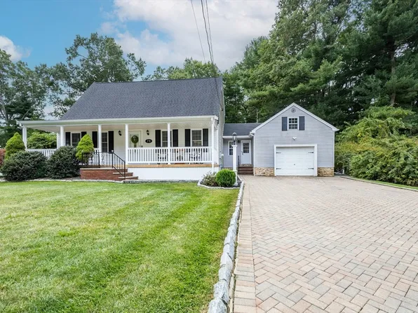79 Duffy Dr, Taunton, MA 02780